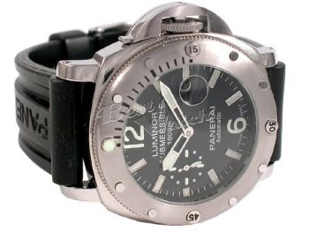 Panerai Luminor Submersible